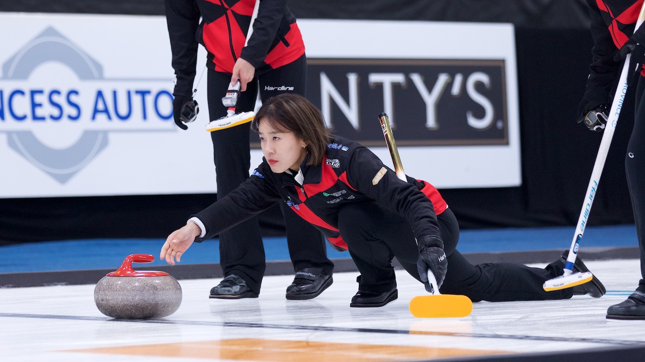 Gim leads at Korean Curling Championships with one round robin draw left to go