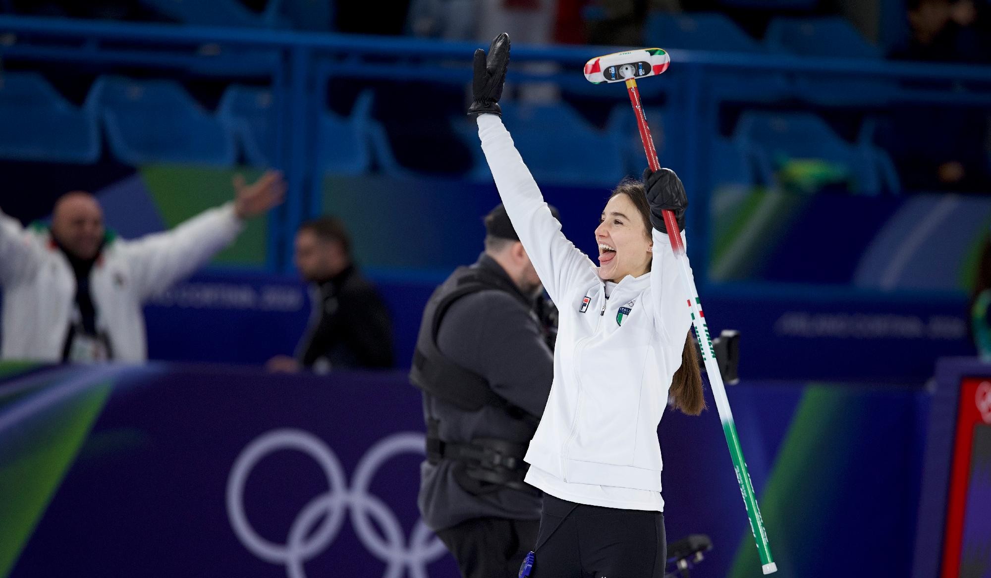 Italy make it two straight in front of hometown crowd