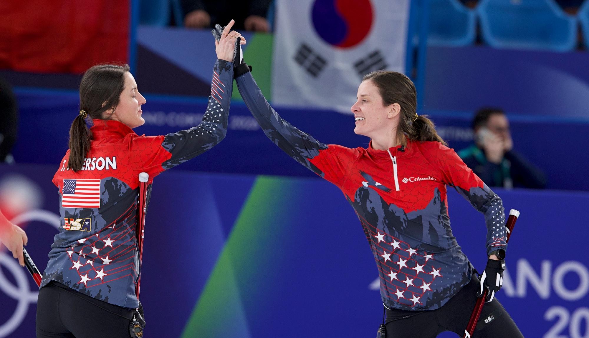 Peterson comes in clutch to send USA to medal round