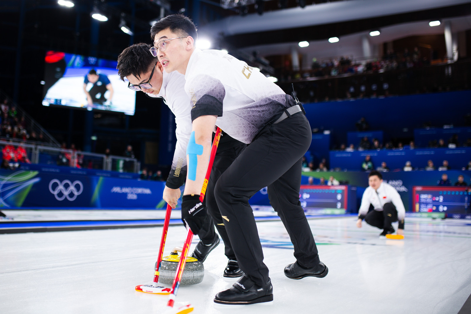 China with clinical performance to take down hosts Italy